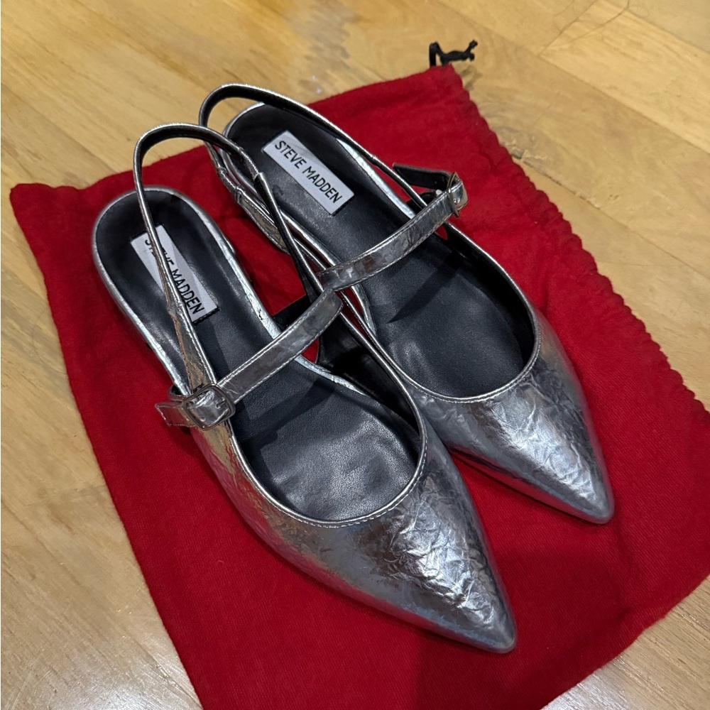 Steve Madden Silver Flats with Decorative Detailing